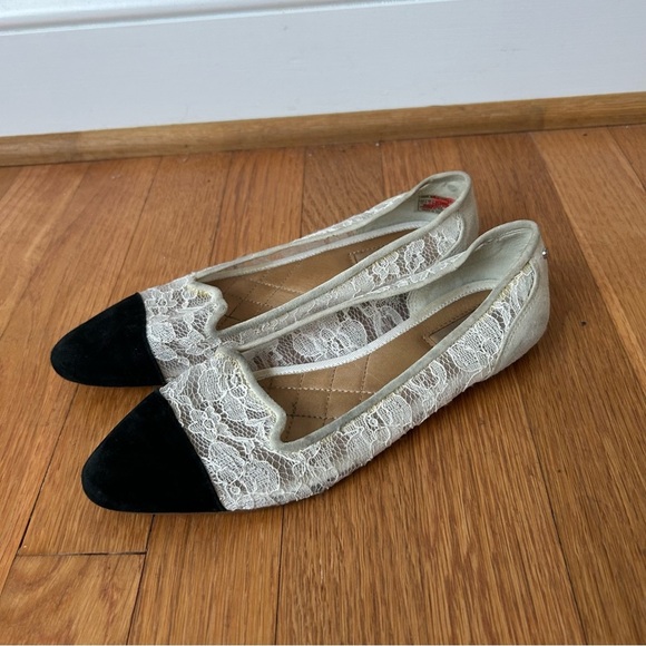 Ugg Adriel Lace Suede Ballet Flat Point Tow White Black Women’s Size 5.5 - Picture 1 of 7